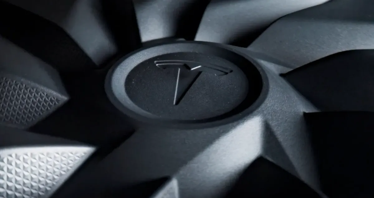 Tesla insinúa un gran anuncio para el 7 de octubre con un vídeo críptico