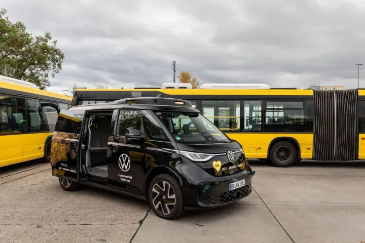 🚐 Berlín pone en marcha sus primeros Volkswagen ID. Buzz autónomos: el futuro del transporte público ya rueda