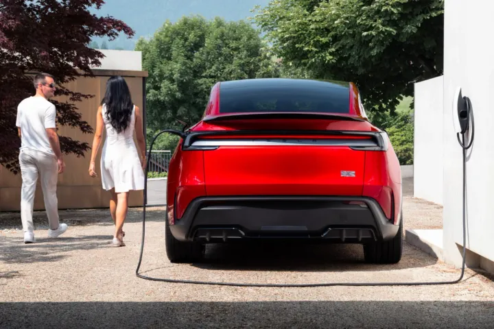 Tesla Model Y Performance ya soporta carga bidireccional: de coche a batería doméstica